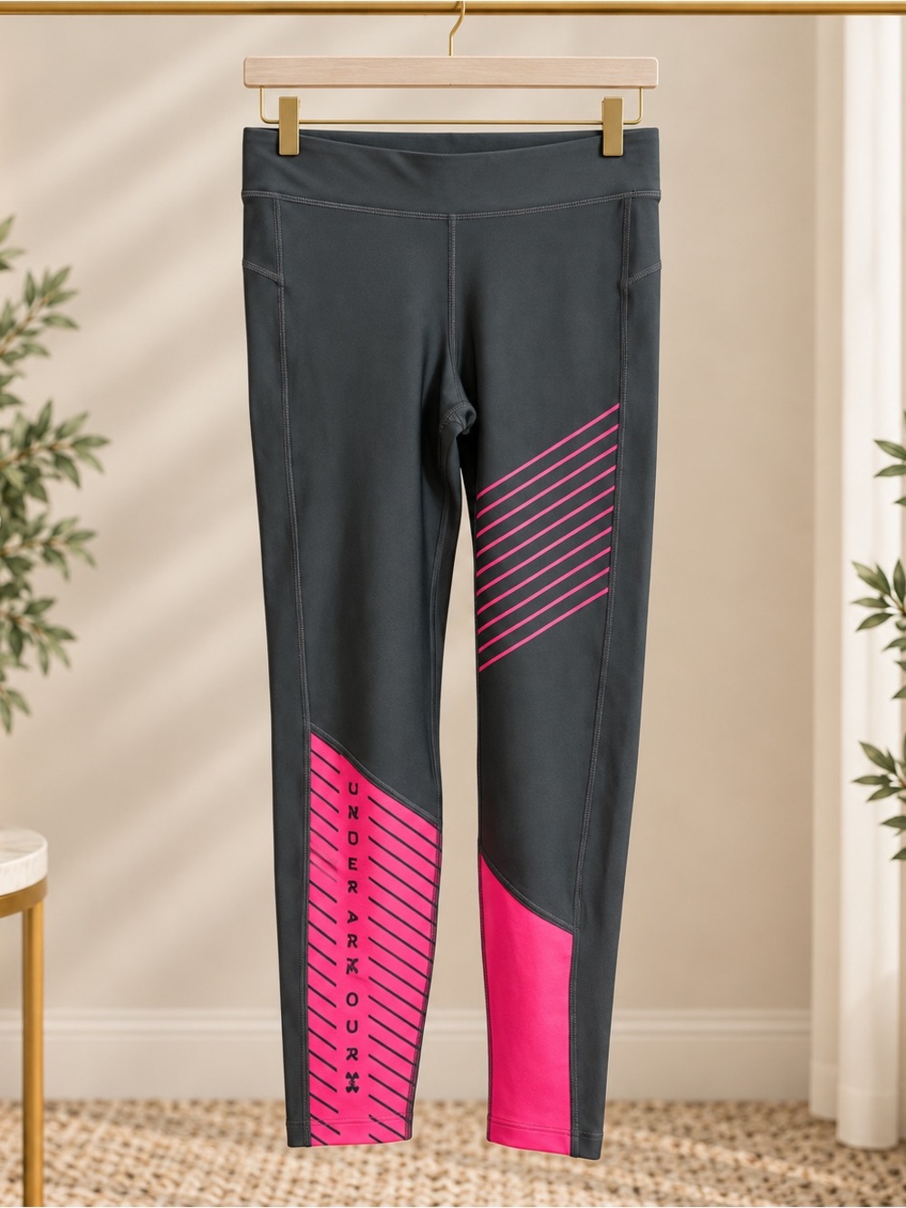 Under Armour HeatGear Compression Run Strong Leggings Small Black Pink